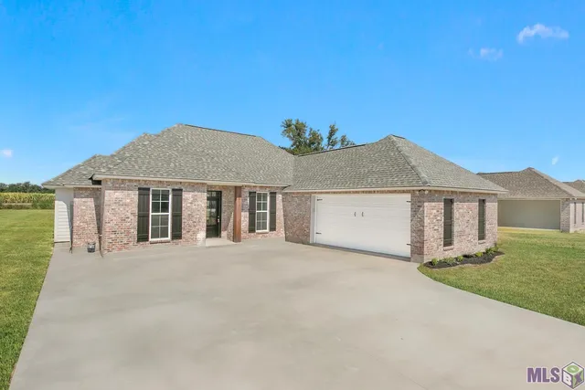 $310,000 | 4815 Pointe Prospect Drive, Oscar, LA 70762