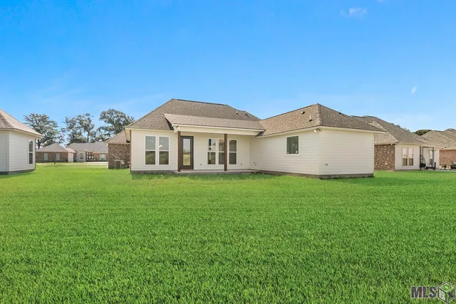 $310,000 | 4815 Pointe Prospect Drive, Oscar, LA 70762