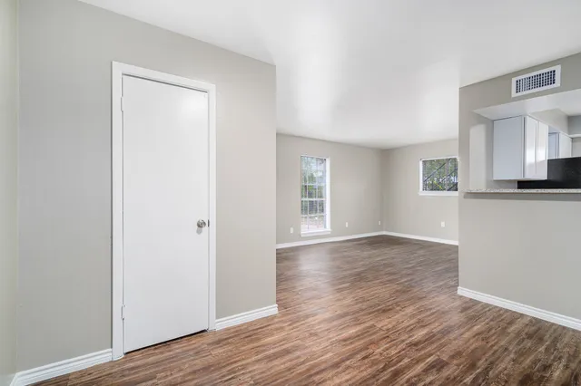 $995 | 1303 South 2nd Street, Unit 4, Conroe, TX 77301