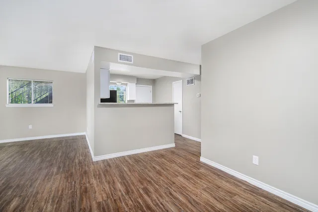 $995 | 1303 South 2nd Street, Unit 4, Conroe, TX 77301