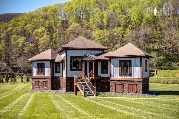 $589,000 | 972 West Deep Ford Road, Warrensville, NC 28693