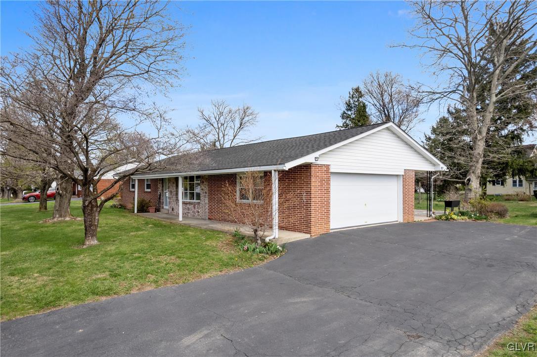 690 Daniels Road Nazareth, PA 18064 - Photo 4 of 41 Gallery Image 4