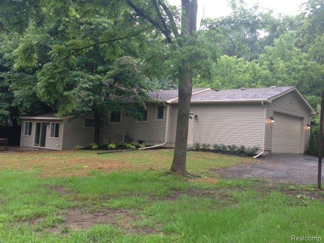 2767 Bullard Road Hartland, MI 48353 - Photo 20 of 22 Back.jpg