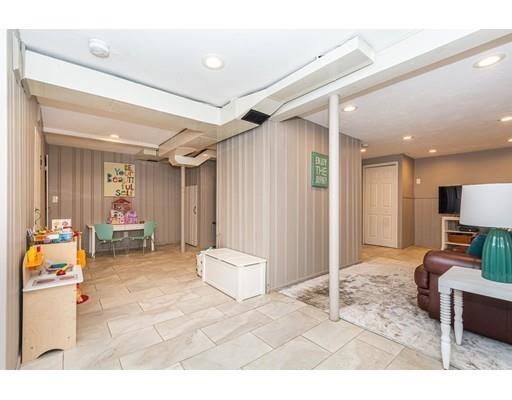 41 Woodbriar Road Wakefield, MA 01880 - Photo 19 of 29 Gallery Image 19