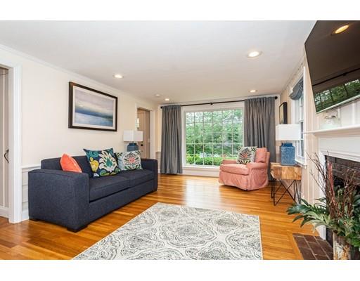41 Woodbriar Road Wakefield, MA 01880 - Photo 4 of 29 Gallery Image 4