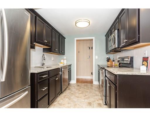 41 Woodbriar Road Wakefield, MA 01880 - Photo 8 of 29 Gallery Image 8