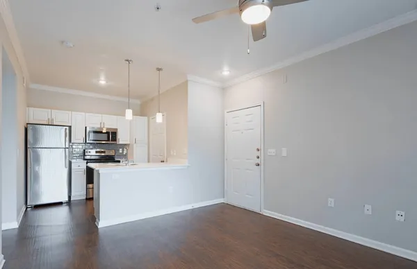 $1,334 | 10505 South I-35 Frontage Road, Unit 1522, Austin, TX 78747