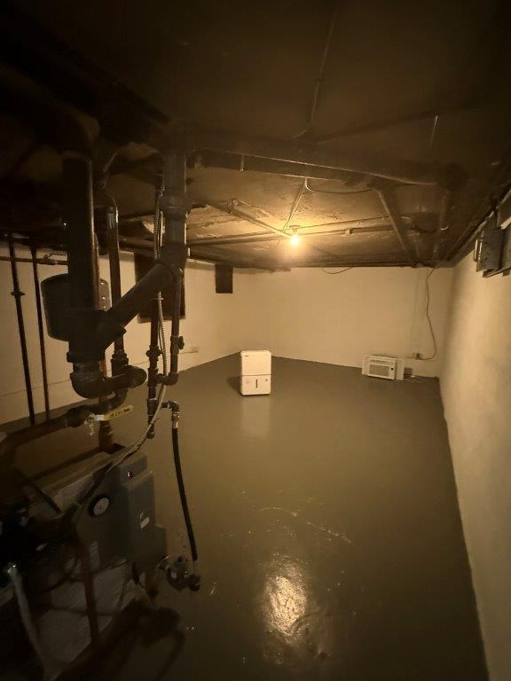 1901 Avon Road Southwest, Unit LOWR Roanoke, VA 24015 - Photo 23 of 31 a view of a room with gym equipment