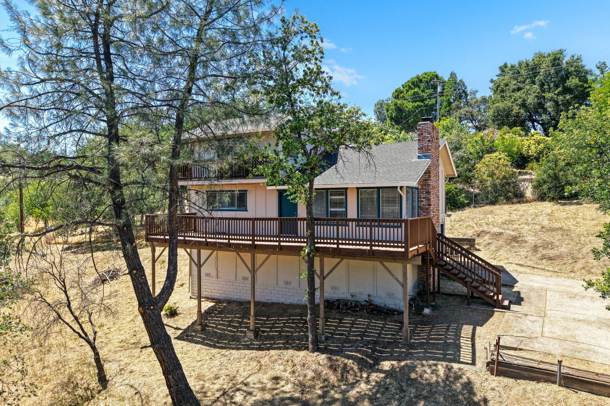 8741 Prospectors Road Redding, CA 96001 - Photo 42 of 60 Side of House