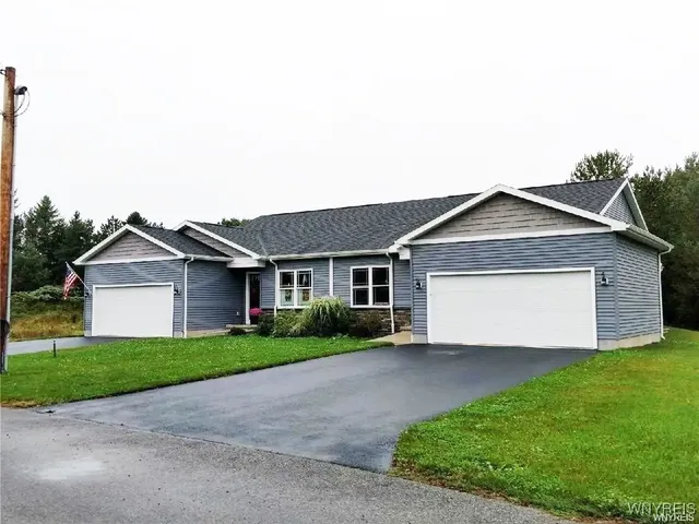 $377,918 | 0 East Hill Run, Unit 13, Springville, NY 14141