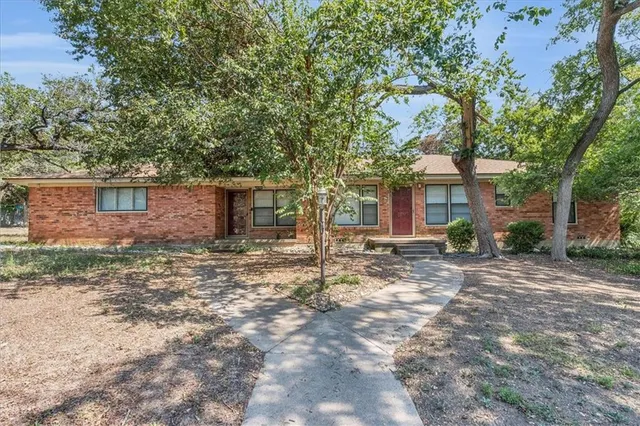 $299,995 | 7800 Tallahassee Road, Woodway, TX 76712