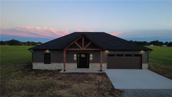 $249,000 | 757 East 643rd Avenue, Arma, KS 66712