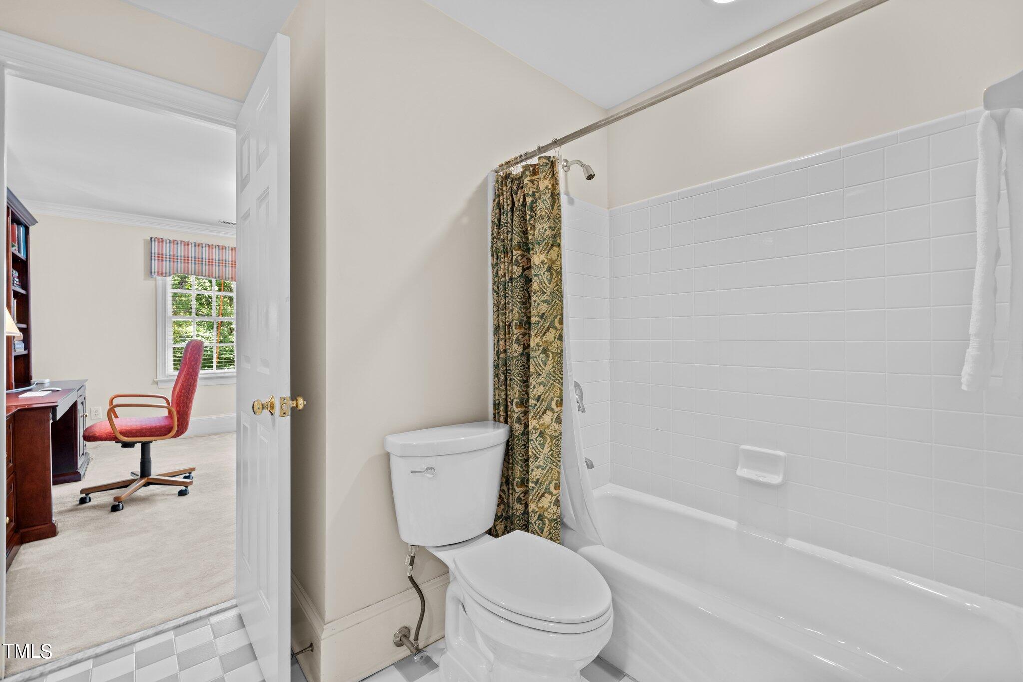 3905 Chippenham Road Durham, NC 27707 - Photo 38 of 54 17-web-or-mls-5Z8A6020 copy