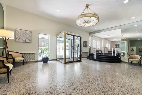a view of livingroom with furniture