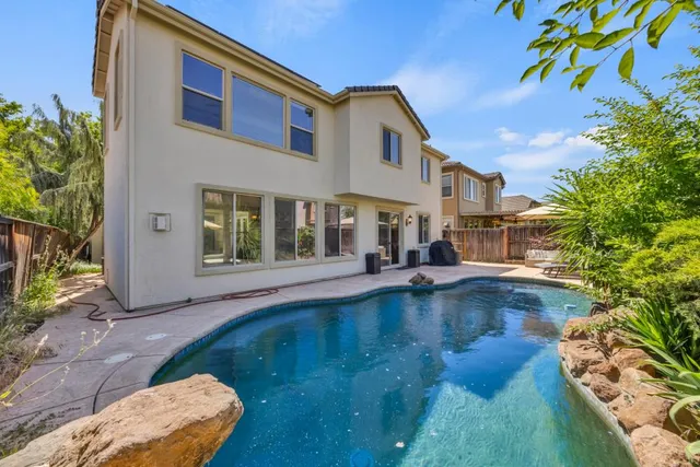 $935,000 | 1046 Smith Way, Folsom, CA 95630