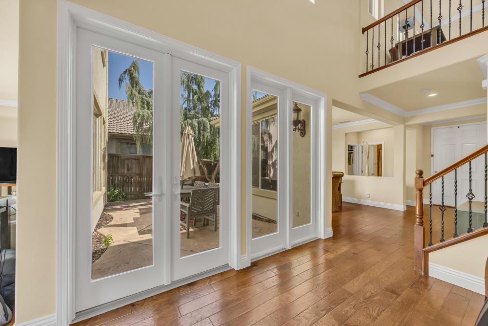 1046 Smith Way Folsom, CA 95630 - Photo 13 of 70