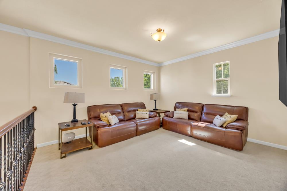 1046 Smith Way Folsom, CA 95630 - Photo 17 of 70