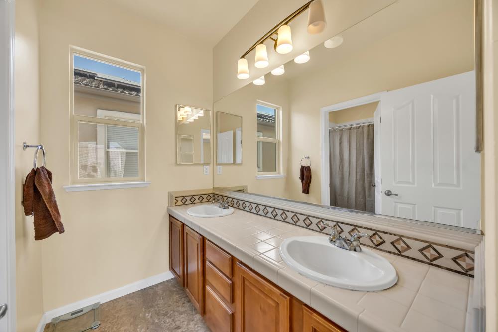 1046 Smith Way Folsom, CA 95630 - Photo 21 of 70