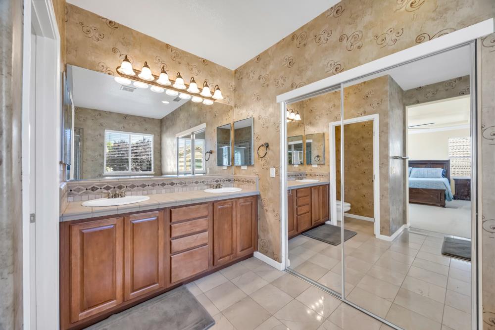 1046 Smith Way Folsom, CA 95630 - Photo 28 of 70