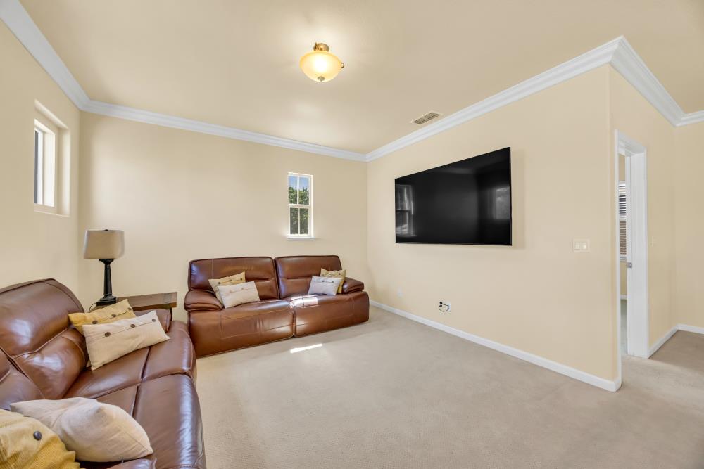 1046 Smith Way Folsom, CA 95630 - Photo 35 of 70