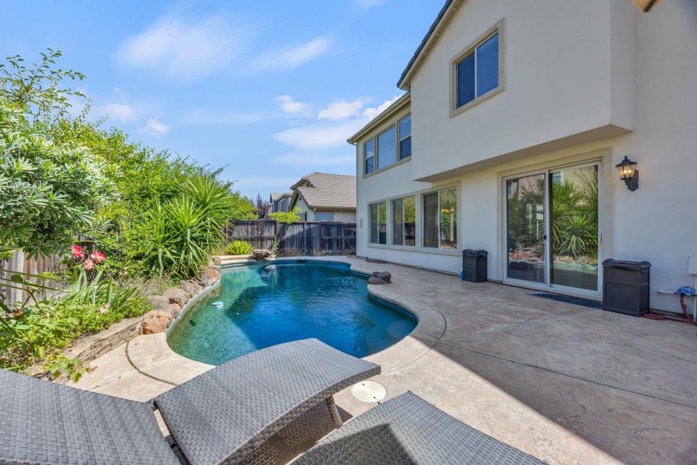 1046 Smith Way Folsom, CA 95630 - Photo 57 of 70