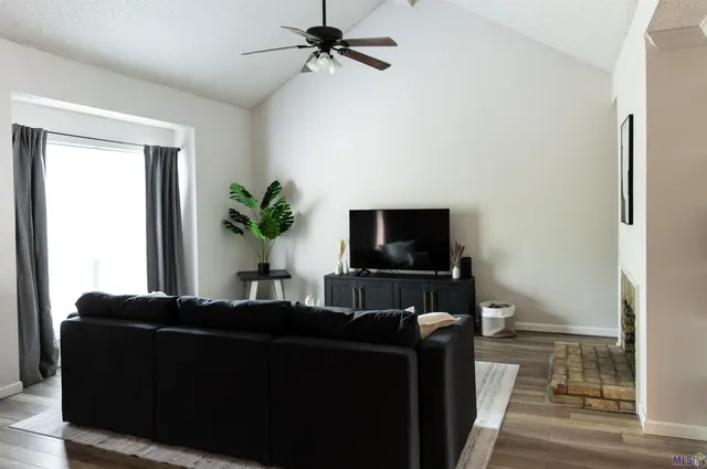 $115,000 | 8155 Jefferson Highway, Unit 307, Baton Rouge, LA 70809