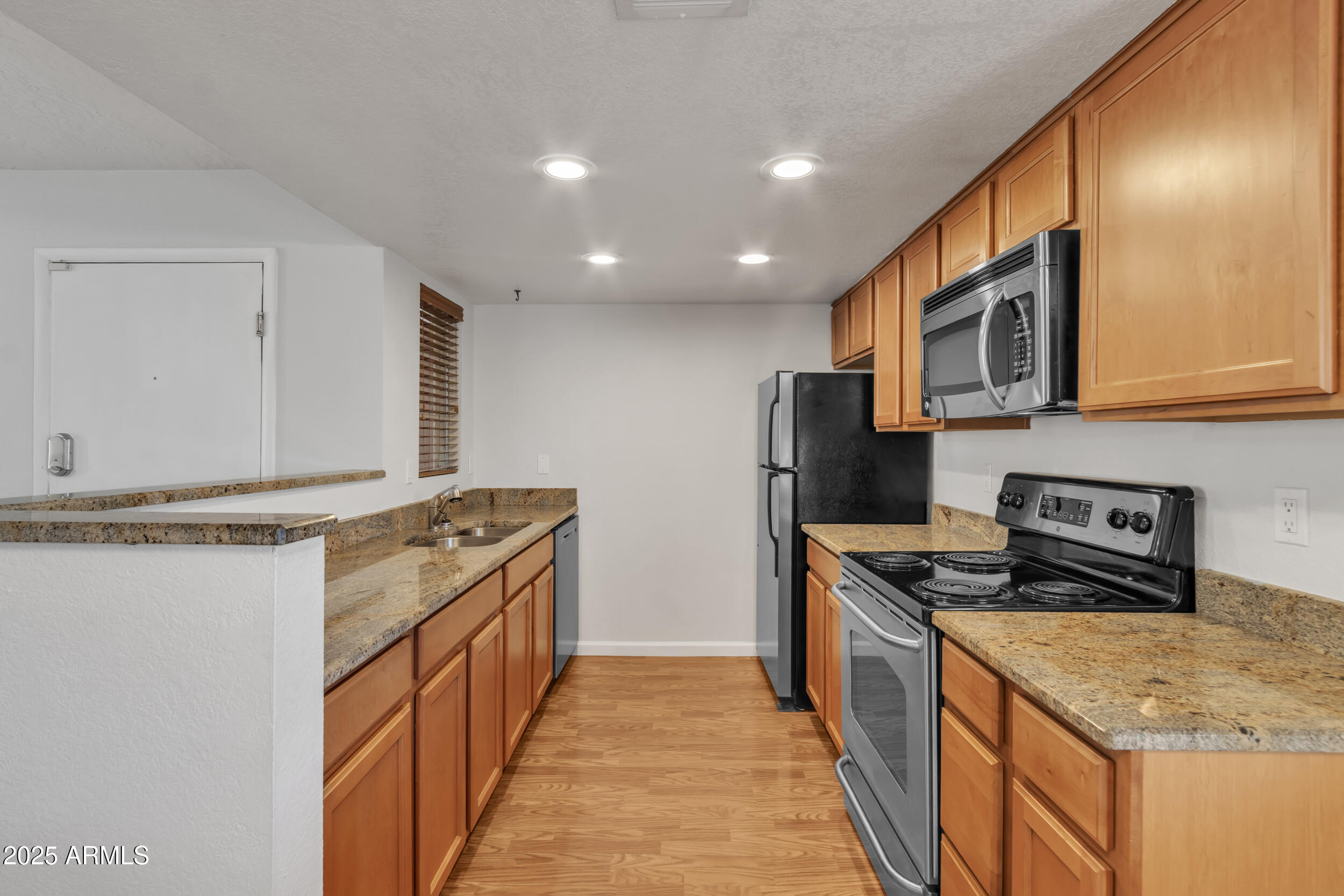 1125 East Broadway Road, Unit 122 Tempe, AZ 85282 - Photo 11 of 27 Kitchen
