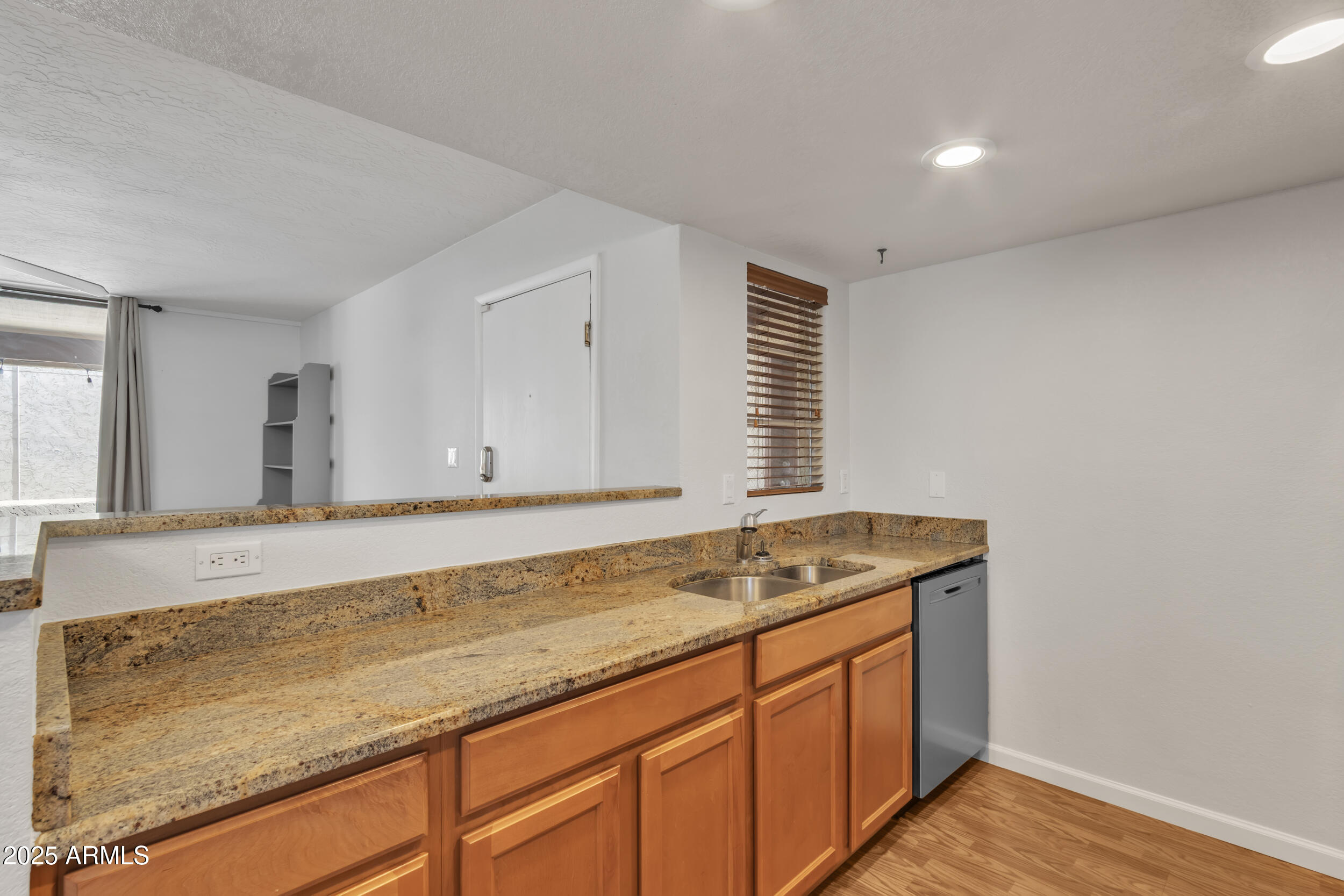 1125 East Broadway Road, Unit 122 Tempe, AZ 85282 - Photo 13 of 27 Kitchen