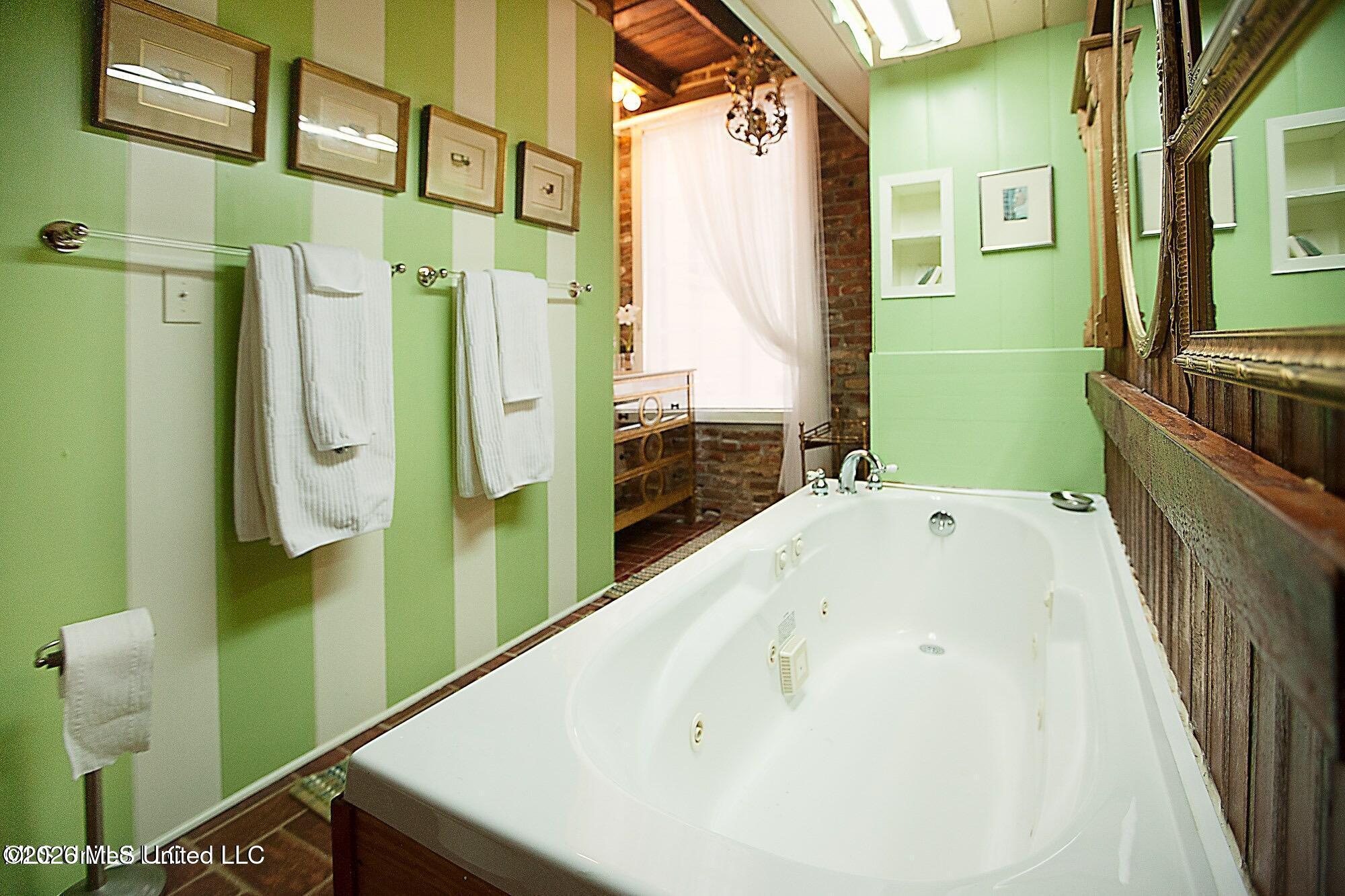 303 North Commerce Street Natchez, MS 39120 - Photo 15 of 21 20250310125120663384000000-o