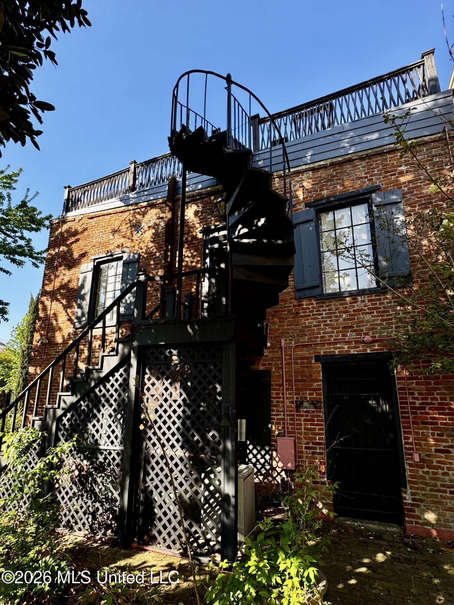 303 North Commerce Street Natchez, MS 39120 - Photo 5 of 21 IMG_7761