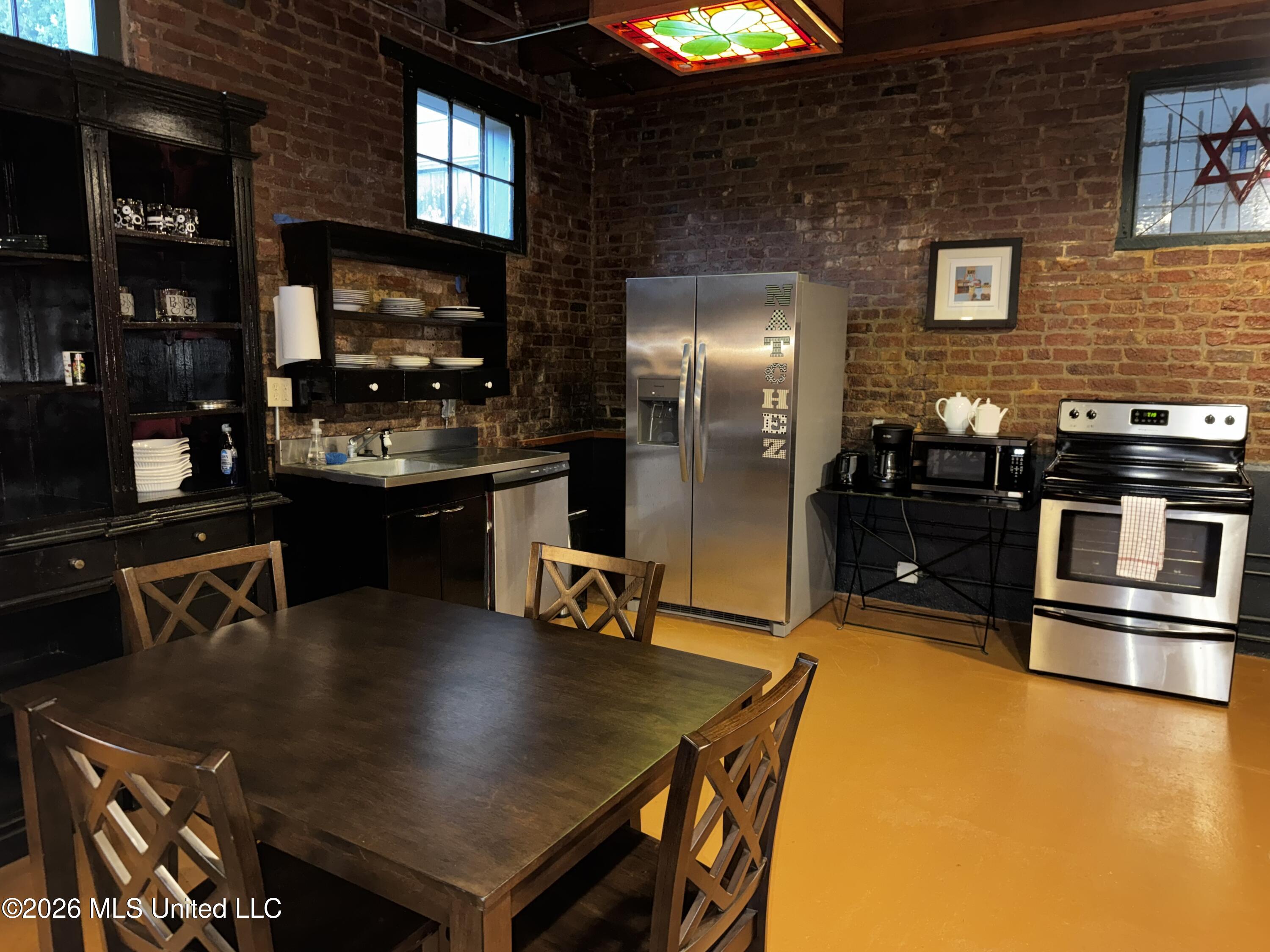 303 North Commerce Street Natchez, MS 39120 - Photo 7 of 21 IMG_7796