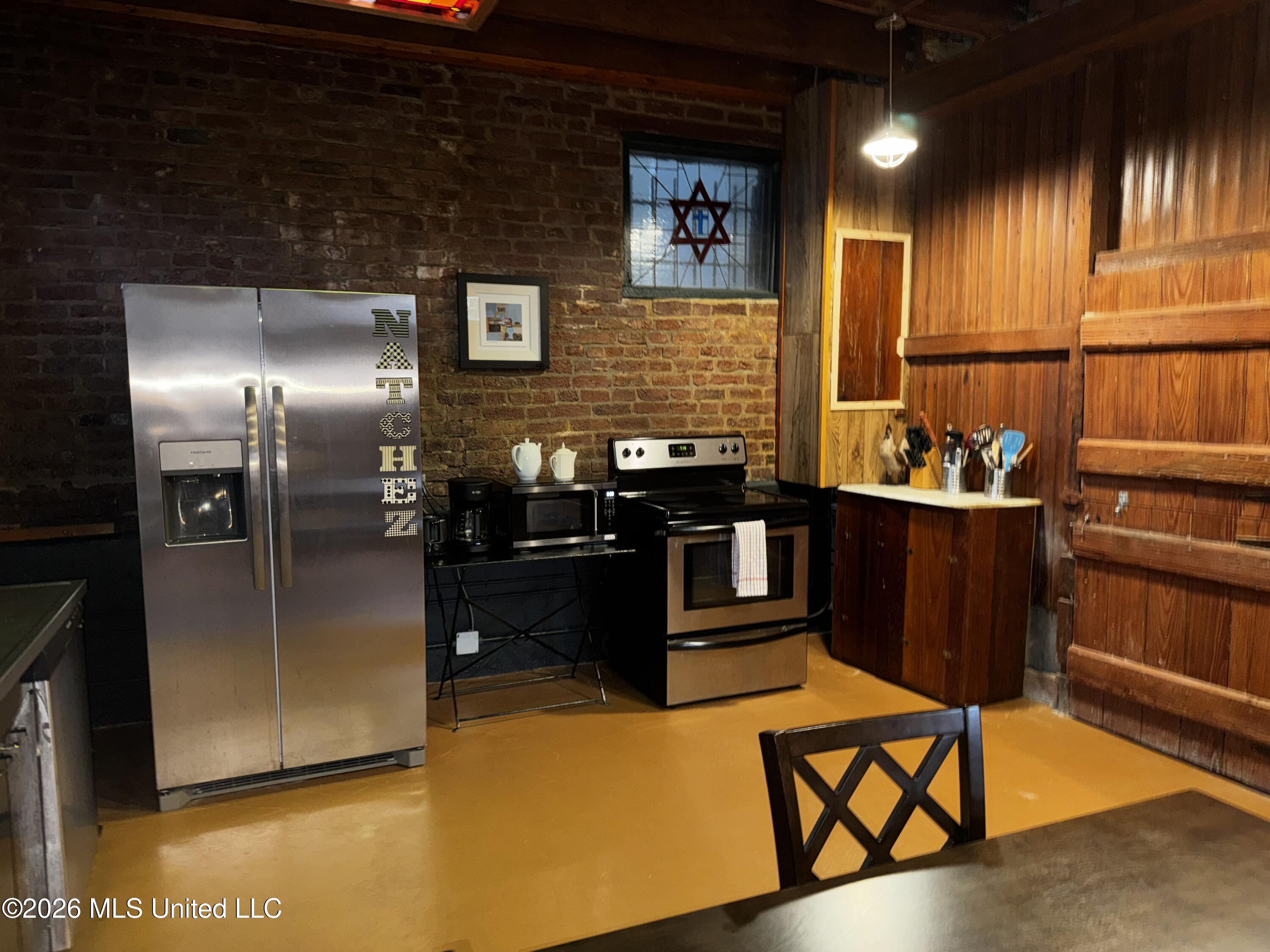 303 North Commerce Street Natchez, MS 39120 - Photo 8 of 21 IMG_7797