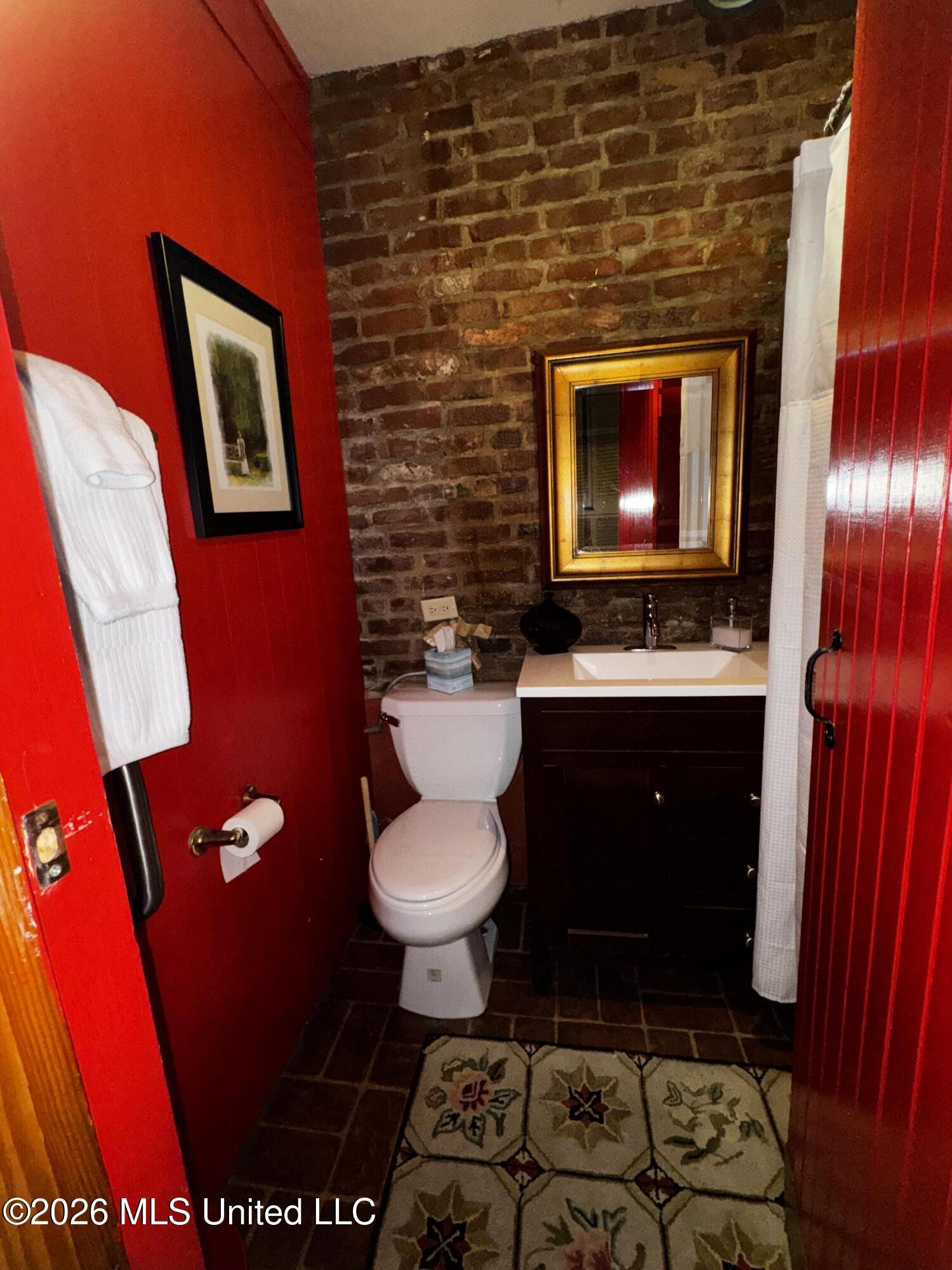 303 North Commerce Street Natchez, MS 39120 - Photo 9 of 21 IMG_7780