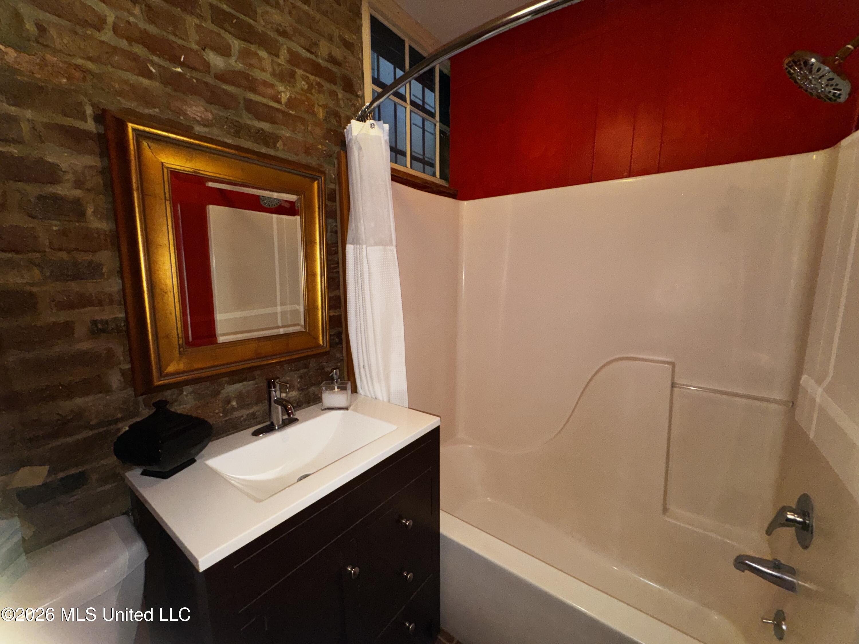 303 North Commerce Street Natchez, MS 39120 - Photo 10 of 21 IMG_7781