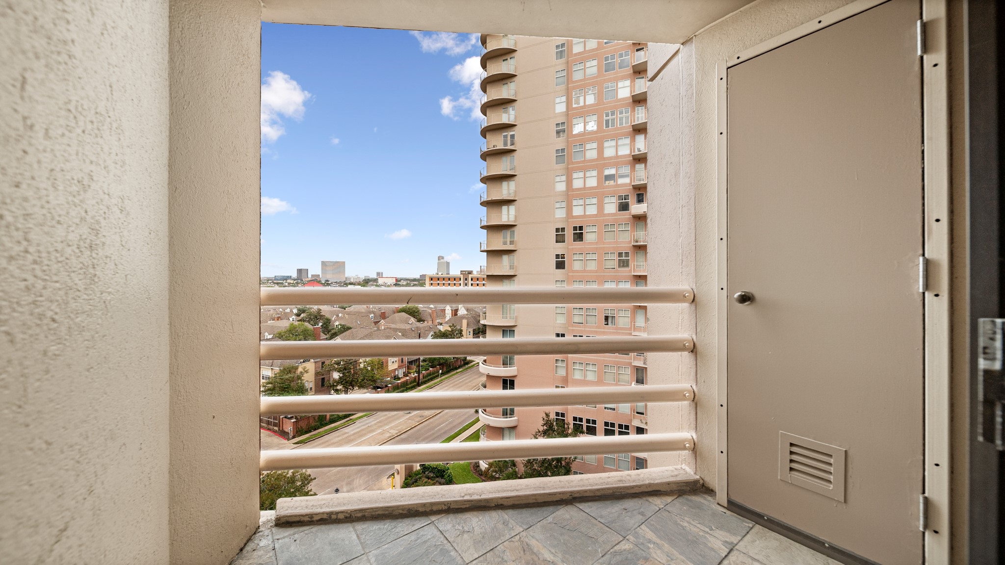 3525 Sage Road, Unit 1012 Houston, TX 77056 - Photo 4 of 15