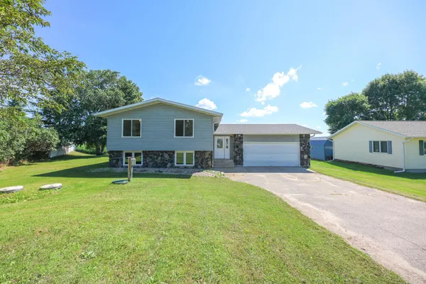 $400,000 | 1097 Trisco Cove Drive, Osakis, MN 56360