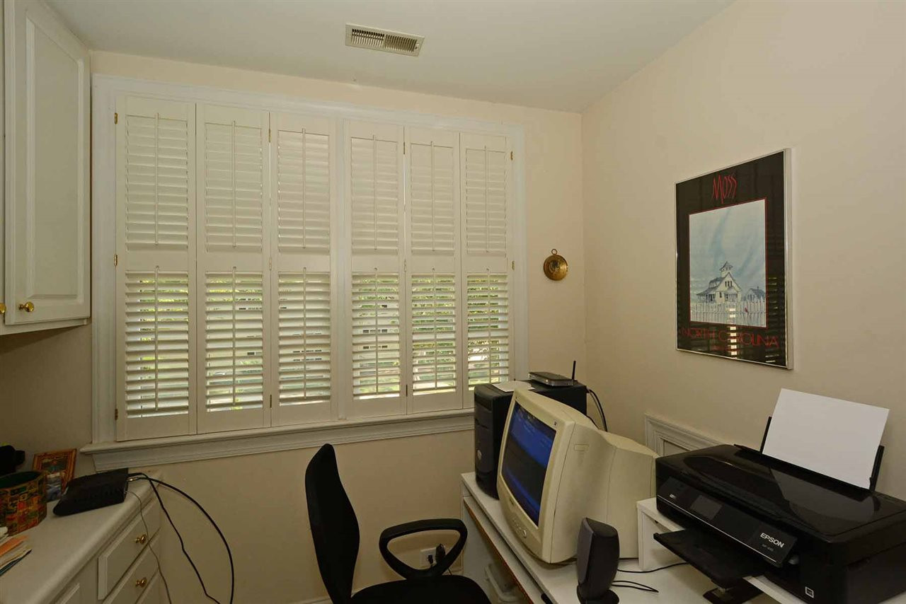 1404 Canfield Court Raleigh, NC 27608 - Photo 21 of 25 Photo 21