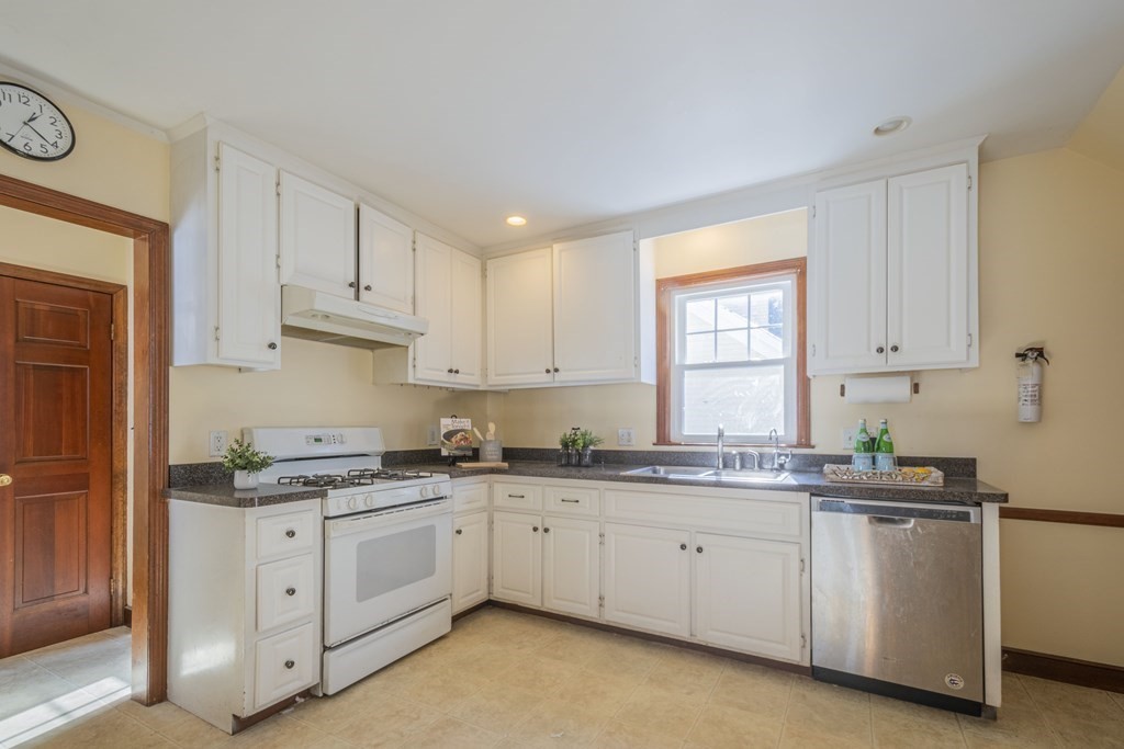 4 Spring Street Lexington, MA 02421 - Photo 19 of 42