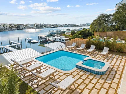 $4,650,000 | 714 Harbor Boulevard, Destin, FL 32541