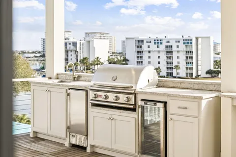 $4,650,000 | 714 Harbor Boulevard, Destin, FL 32541