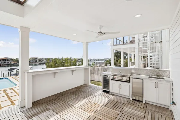 $4,650,000 | 714 Harbor Boulevard, Destin, FL 32541
