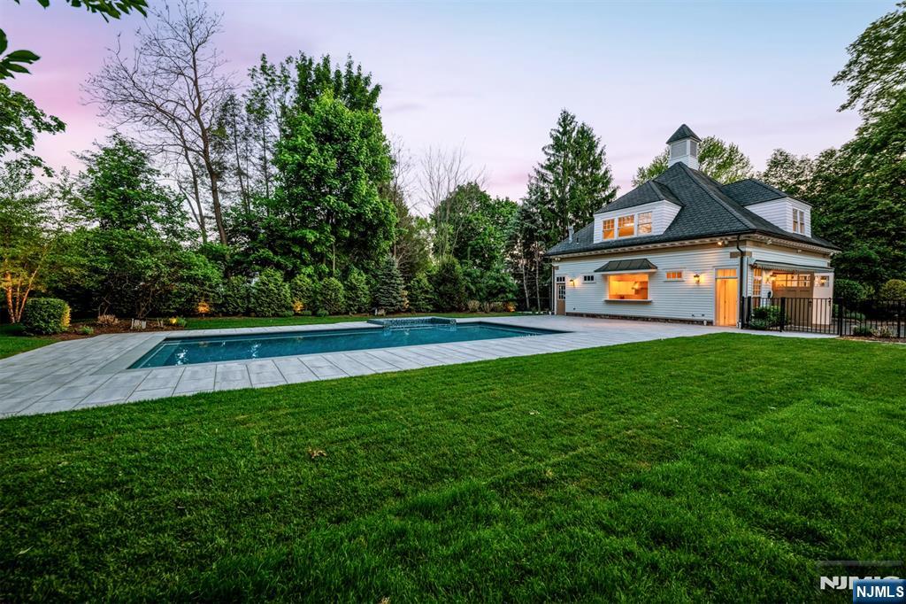 640 East Ridgewood Avenue Ridgewood, NJ 07450 - Photo 6 of 50