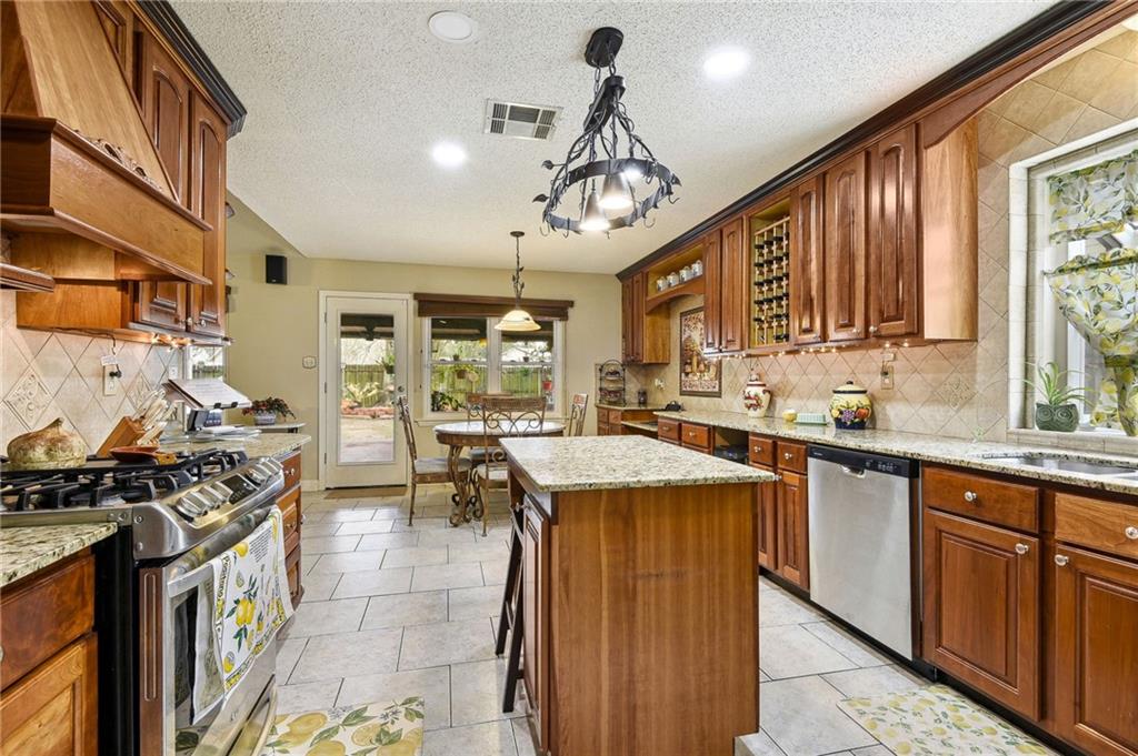 208 Riviera Drive Slidell, LA 70460 - Photo 9 of 29 Gallery Image 9