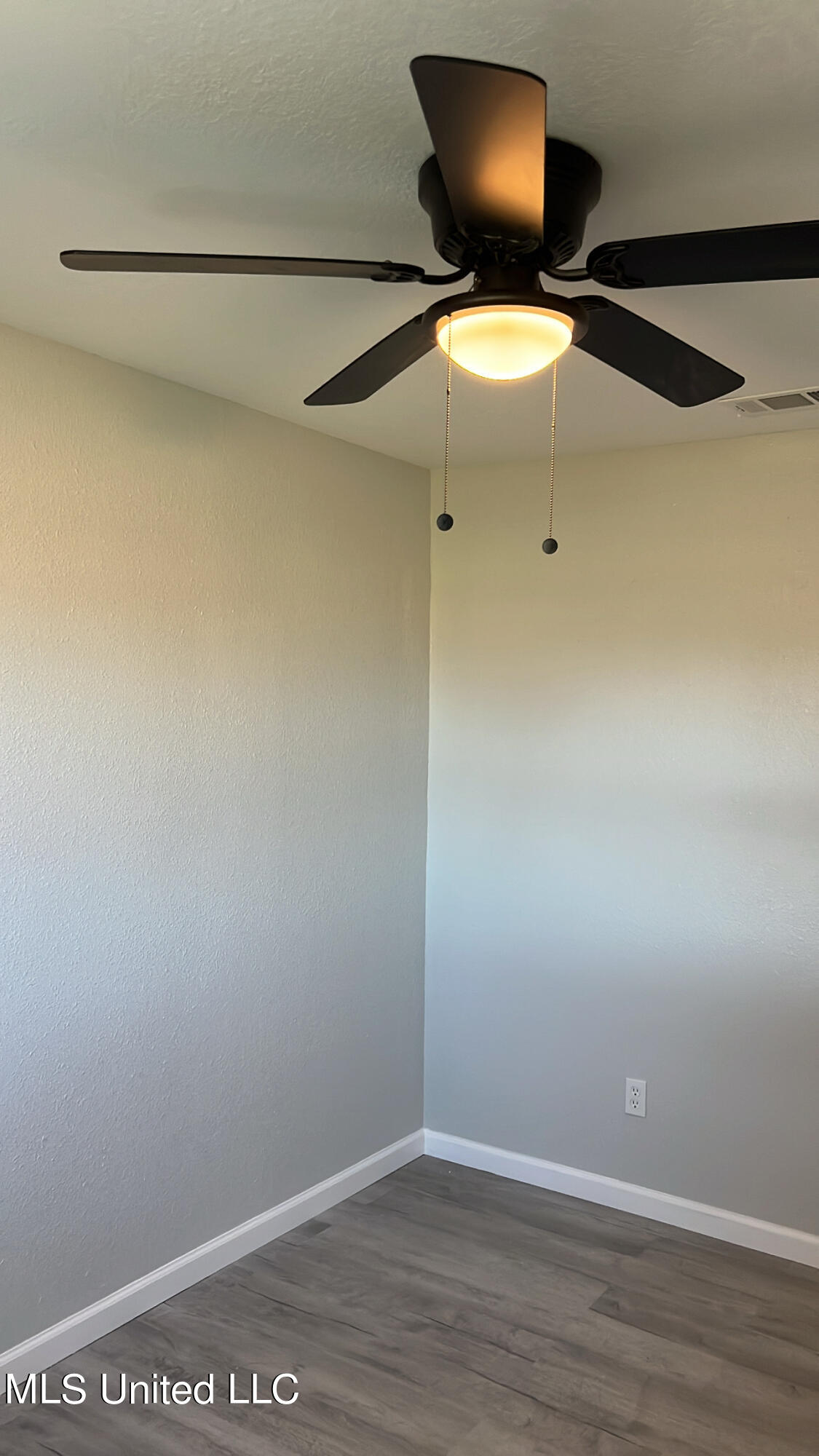 5713 Clinton Street Moss Point, MS 39563 - Photo 5 of 10 1BBE61BD-FD05-498B-A81C-8435E208FABF
