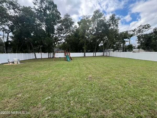 $2,400 | 4930 Southeast 10th Place, Keystone Heights, FL 32656