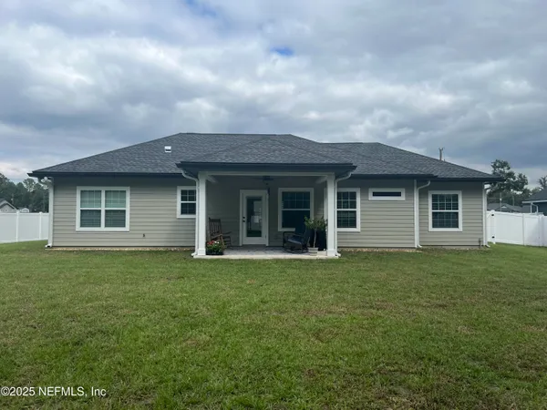 $2,400 | 4930 Southeast 10th Place, Keystone Heights, FL 32656