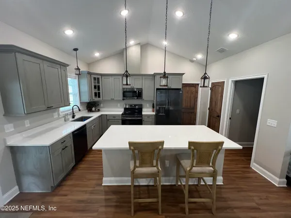 $2,400 | 4930 Southeast 10th Place, Keystone Heights, FL 32656