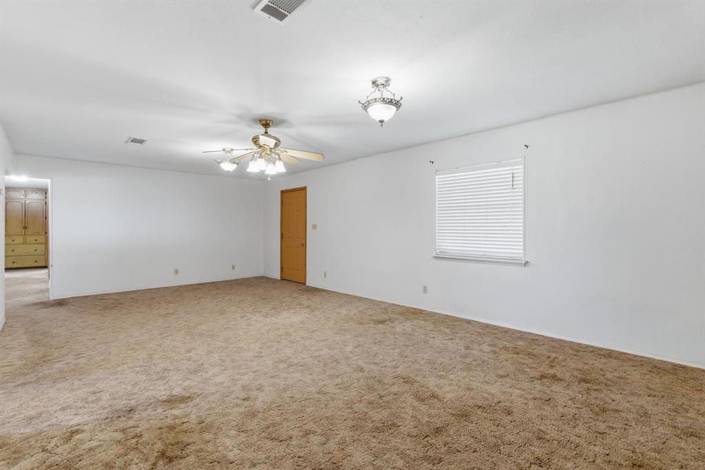 3523 East Highway 199 Springtown, TX 76082 - Photo 19 of 40
