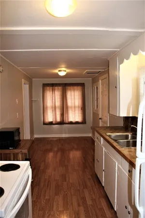 $1,100 | 6622 Church Street, Wallis, TX 77485