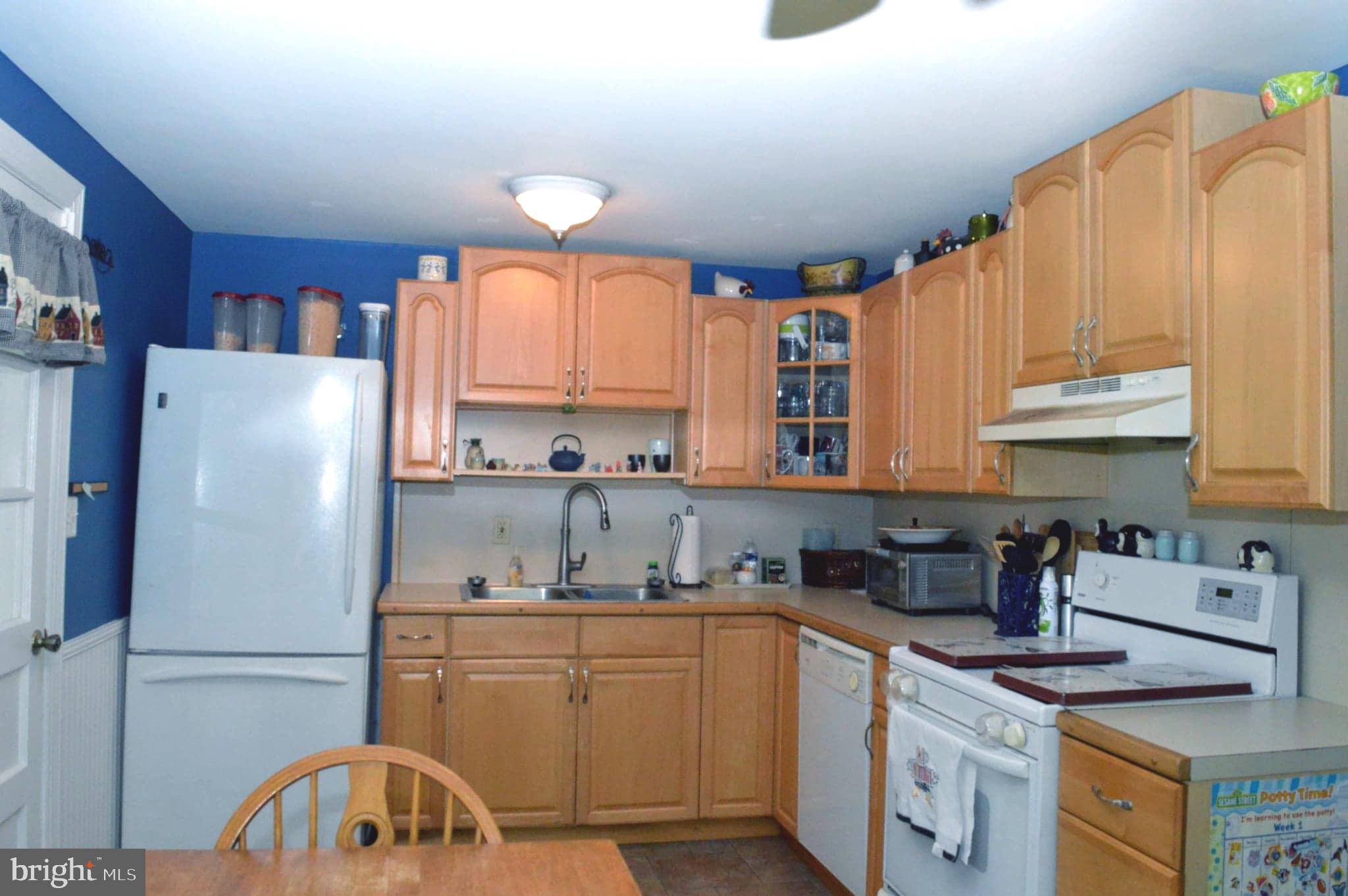 65 Ridge Avenue Lumberton, NJ 08048 - Photo 24 of 42 Spacious, Updated Kitchen